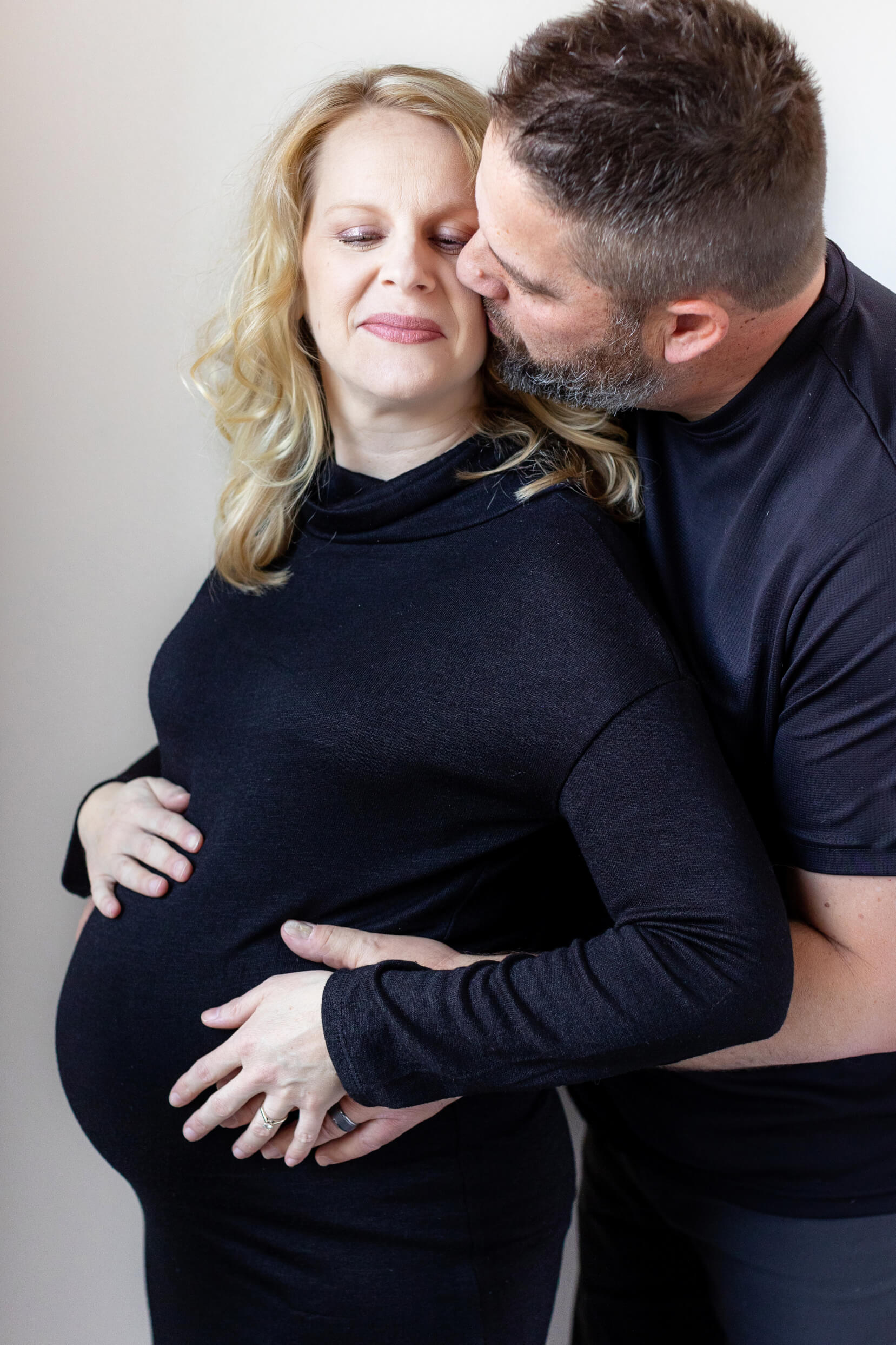 What To Wear For A Maternity Photo Shoot Portland Beauty Photography